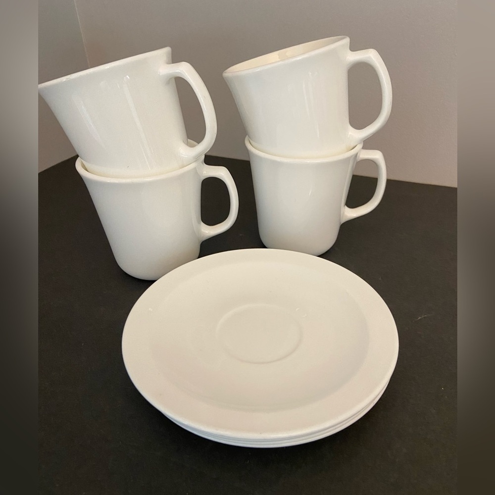 Corning USA cups & saucers - set of 4